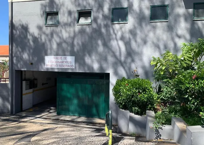 Madeira, 3 Bedroom With Ocean Views In Appartamento Funchal (Madeira)