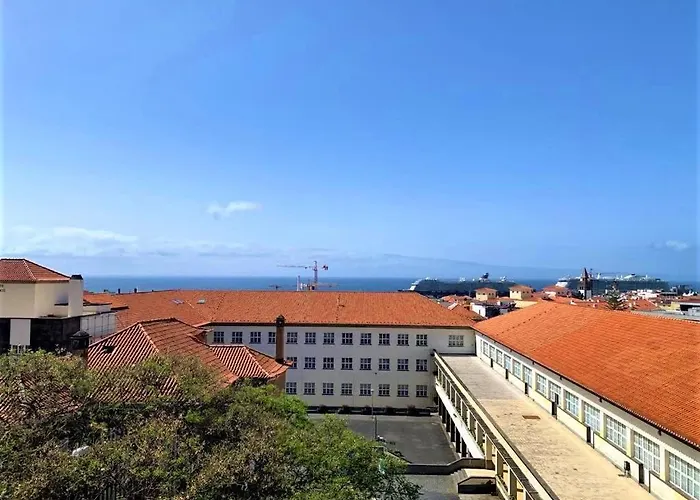 Madeira, 3 Bedroom With Ocean Views In * Funchal (Madeira)