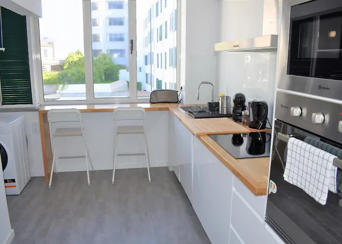 Madeira, 3 Bedroom With Ocean Views In * Funchal (Madeira)