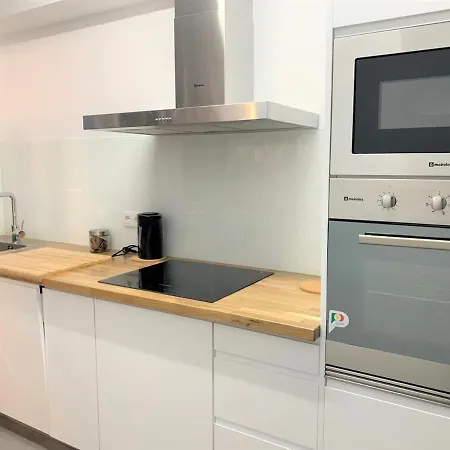 Madeira, 3 Bedroom With Ocean Views In Apartment