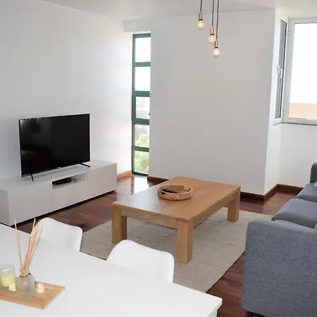 Madeira, 3 Bedroom With Ocean Views In Appartamento Funchal (Madeira)