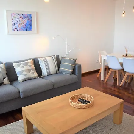 Madeira, 3 Bedroom With Ocean Views In アパート