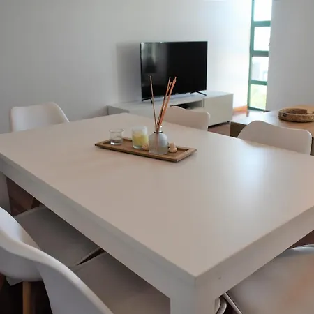 Madeira, 3 Bedroom With Ocean Views In Apartment Funchal (Madeira)