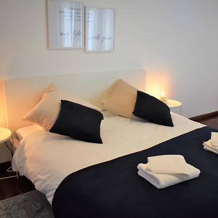 Madeira, 3 Bedroom With Ocean Views In アパート フンシャル