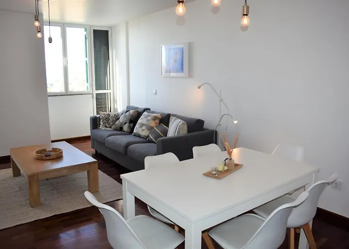 Madeira, 3 Bedroom With Ocean Views In Apartament Funchal (Madeira)