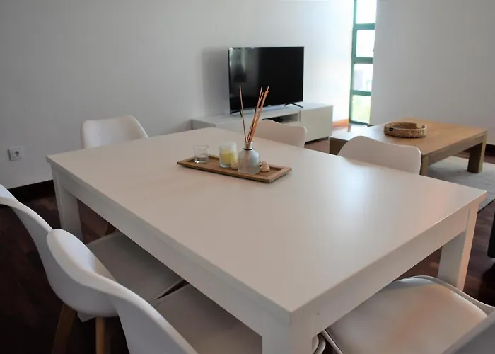 Madeira, 3 Bedroom With Ocean Views In Apartament Funchal (Madeira)