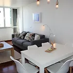 Madeira, 3 Bedroom With Ocean Views In アパート フンシャル